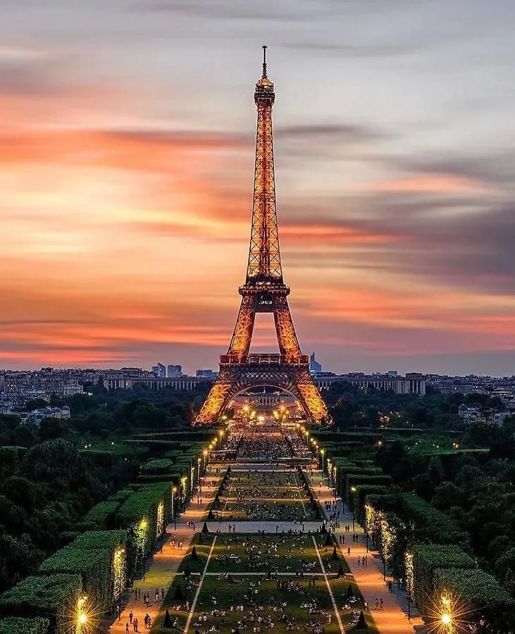 Appartement Tour Eiffel Studio Lumineux Avec Terrasse. à Paris